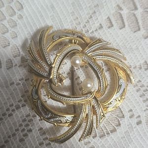 Costume Gold and Pearl Brooch